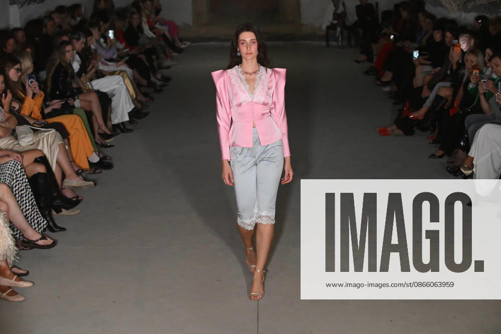 A model presents an outfit from the latest collection of the DARJA DONEZZ brand during Ukrainian Fashion Week SS27 at the Mystetskyi Arsenal National Cultural, Art and Museum Complex, Kyiv, Ukraine, September 5, 2026. The catwalk show was held in a shelter due to an air raid. (Photo by Yevhen Kotenko Ukrinform) DARJA DONEZZ catwalk show at UFW SS27