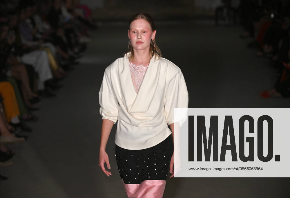 A model presents an outfit from the latest collection of the DARJA DONEZZ brand during Ukrainian Fashion Week SS27 at the Mystetskyi Arsenal National Cultural, Art and Museum Complex, Kyiv, Ukraine, September 5, 2026. The catwalk show was held in a shelter due to an air raid. (Photo by Yevhen Kotenko Ukrinform) DARJA DONEZZ catwalk show at UFW SS27