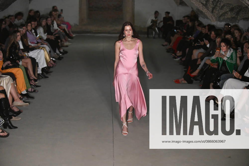 A model presents an outfit from the latest collection of the DARJA DONEZZ brand during Ukrainian Fashion Week SS27 at the Mystetskyi Arsenal National Cultural, Art and Museum Complex, Kyiv, Ukraine, September 5, 2026. The catwalk show was held in a shelter due to an air raid. (Photo by Yevhen Kotenko Ukrinform) DARJA DONEZZ catwalk show at UFW SS27