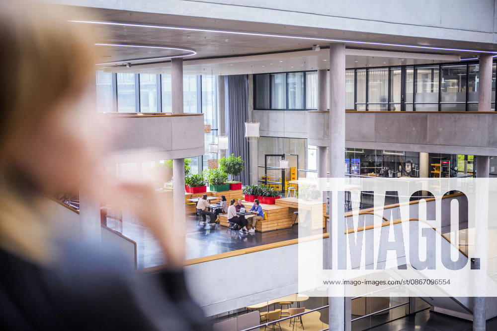 Fotostory Pressetermin bei Zalando: ZALANDO Outlet Store, Headquarters, and Workspaces in Berlin, photographed on September 16, 2026, Berlin, September 16, 2026, Berlin, Germany FOR – IMAGE USE ONLY IN A ZALANDO CONTEXT