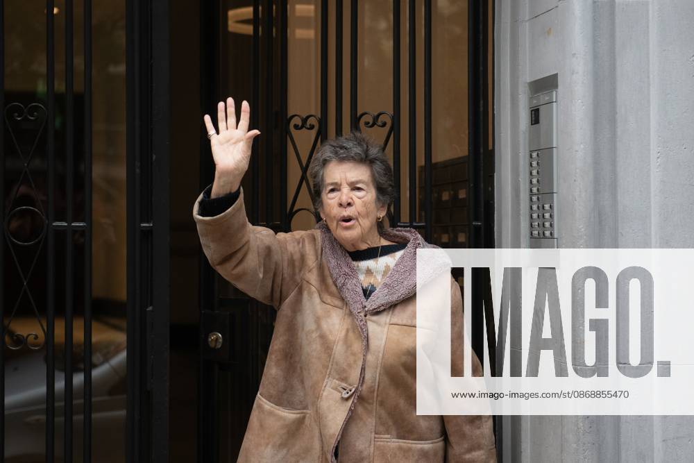 Maricarmen, the 87-year-old woman evicted from her home in Madrid, has died. File photo: Maricarmen celebrates the postponement of her eviction until October 29, 2025, in Madrid, Spain. Maricarmen, 87 years old and with a 50% disability rating, has lived there for nearly seventy years, ever since her family signed a traditional lease in 1956. Fernando Sá, Madrid, Madrid, Spain