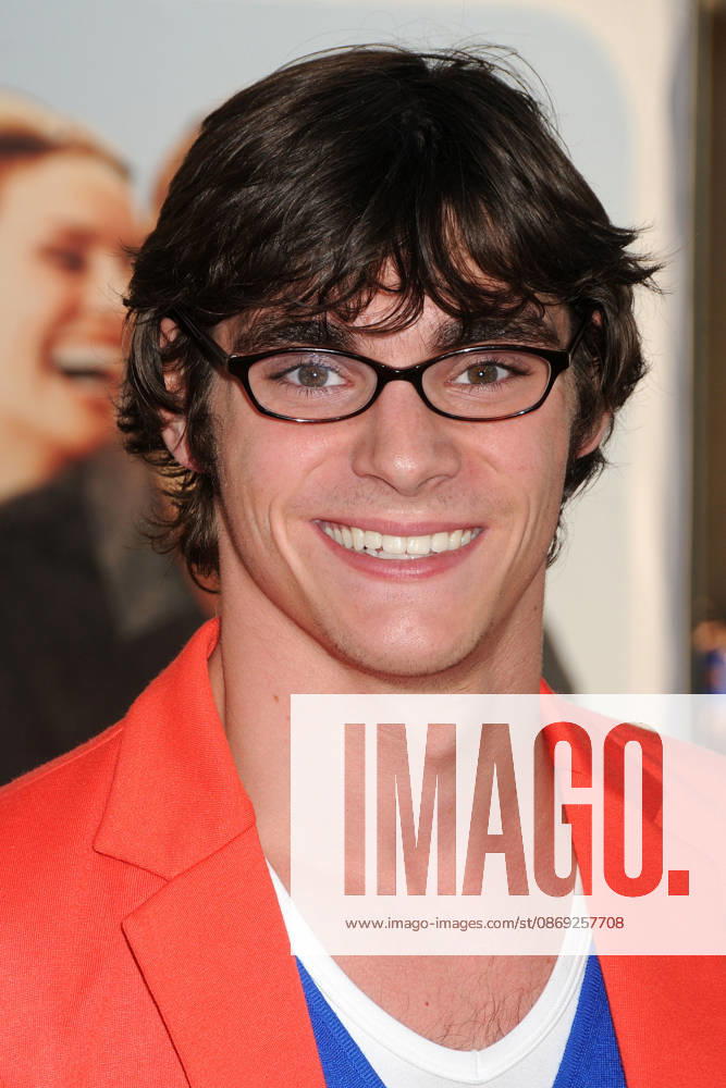 Hollywood, California - RJ Mitte. Larry Crowne Los Angeles Premiere held at Grauman s Chinese Theatre. USA - ZUMAa123 20261012_zaa_a123_005