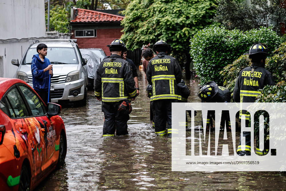 Santiago, October 13, 2026: Flooding at the intersection of Irarrazaval and Lo Encalada in the municipality of Nunoa due to heavy rains in the capital. Diego Martin Aton Chile, Aton 1199650 jpeg