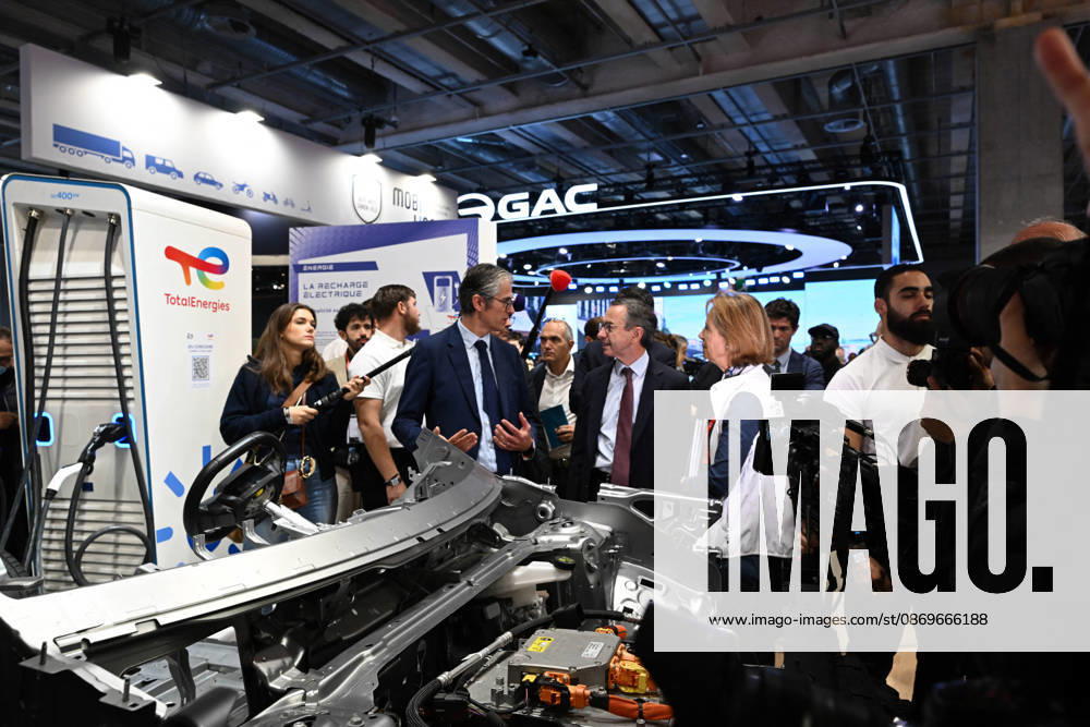 Bruno Retailleau at the Paris Motor Show 2026 Bruno Retailleau candidate for the 2027 presidential election at the International Motor Show 2026 in Paris Porte de Versailles on October 15,2026. Photo Ait Adjedjou Karim ABACAPRESS.COM Paris France