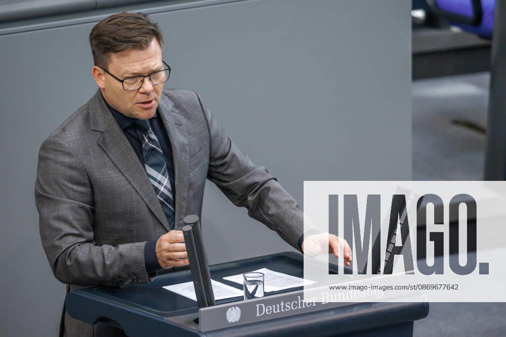 Bundestag: Carsten Schneider (SPD), Minister for the Environment, Climate Action, Nature Conservation, and Nuclear Safety, at the German Bundestag on October 16, 2026, in Berlin, Berlin, Berlin, Germany, Bundestag