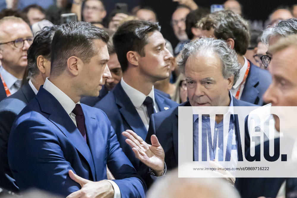 Paris, France October 16, 2026 - Paris Motor Show - Jordan Bardella, Luc Chatel RN, RASSEMBLEMENT NATIONAL, BARDELLA, SALON DE L AUTO, INDUSTRIE AUTOMOBILE, ECONOMIE, VOITURES,