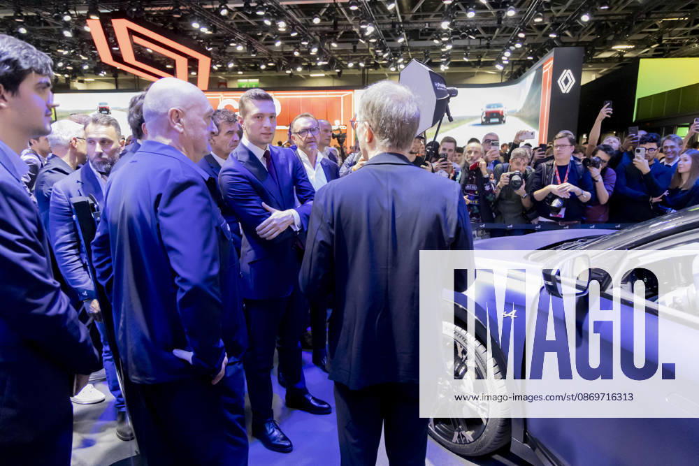 Paris, France October 16, 2026 - Paris Motor Show - Jordan Bardella RN, RASSEMBLEMENT NATIONAL, BARDELLA, SALON DE L AUTO, INDUSTRIE AUTOMOBILE, ECONOMIE, VOITURES, RENAULT