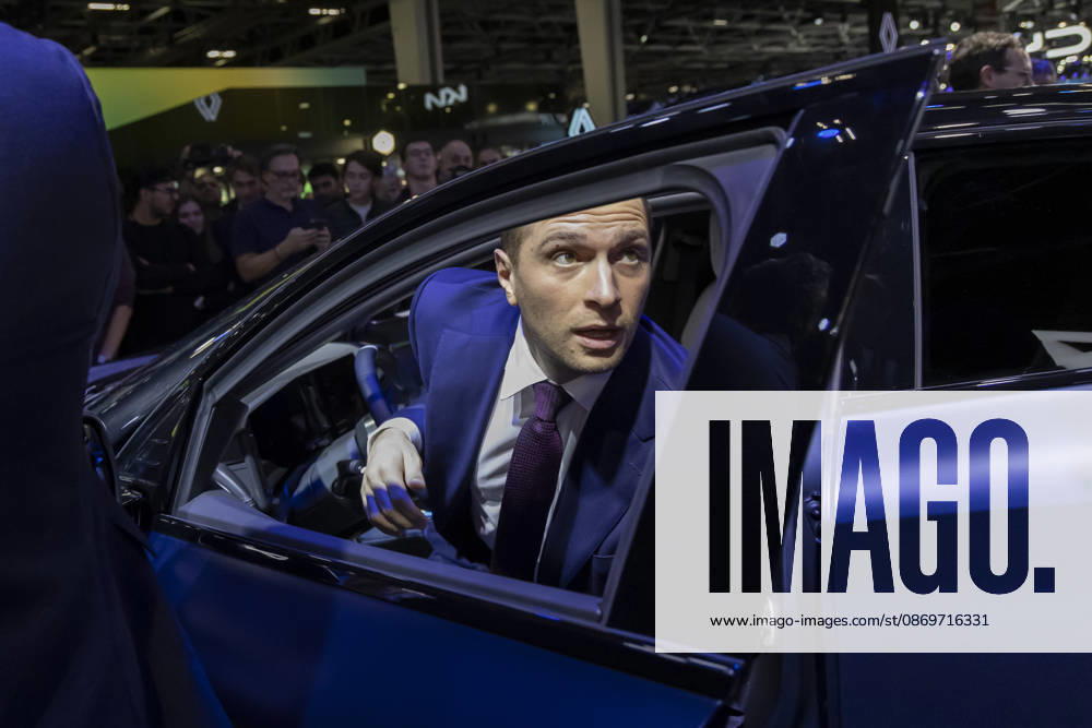 Paris, France October 16, 2026 - Paris Motor Show - Jordan Bardella RN, RASSEMBLEMENT NATIONAL, BARDELLA, SALON DE L AUTO, INDUSTRIE AUTOMOBILE, ECONOMIE, VOITURES, RENAULT