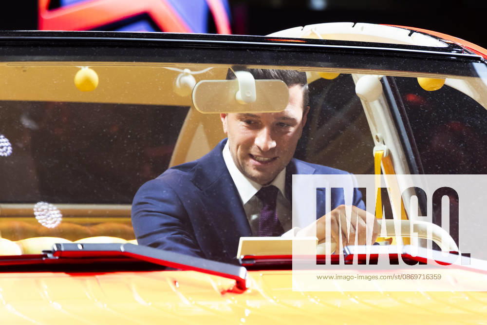 Paris, France October 16, 2026 - Paris Motor Show - Jordan Bardella RN, RASSEMBLEMENT NATIONAL, BARDELLA, SALON DE L AUTO, INDUSTRIE AUTOMOBILE, ECONOMIE, VOITURES, CITROEN 2CV