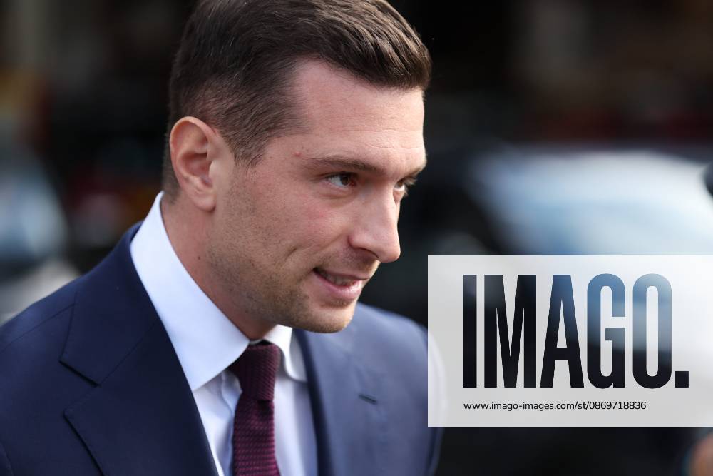 BARDELLA MONDIAL AUTO PHOTOPQR LE PARISIEN Le Parisien Arnaud Journois October 16, 2026 Paris, October 16, 2026 2026 Paris Motor Show National Rally (RN) President Jordan Bardella visits thePhoto: Le Parisien, Arnaud Journois Jordan Bardella, president of the French far-right party Rassemblement National (RN), during a visit to the 91st edition of the Paris International Auto Show at the Porte de Versailles in Paris on October 16, 2026, France