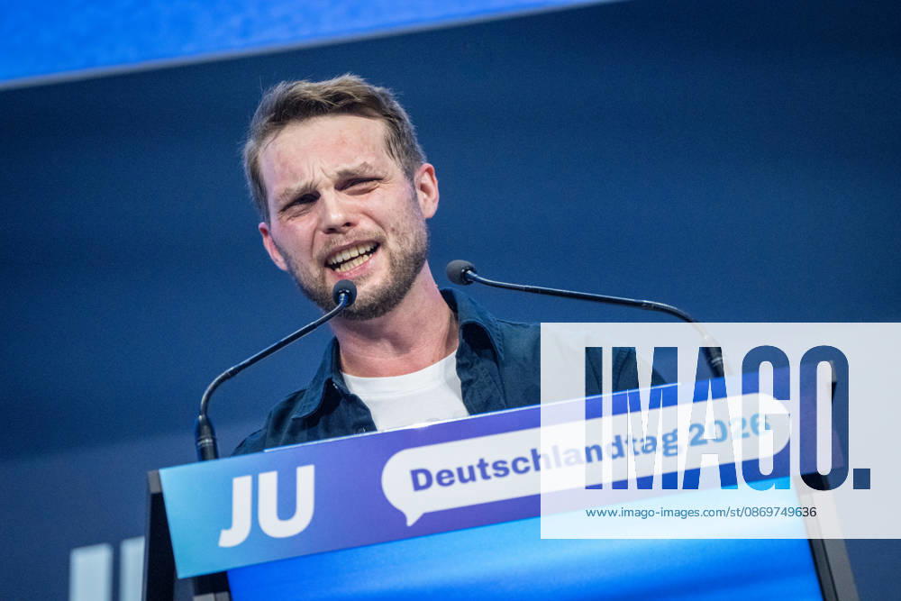 Kevin Gniosdorz, State Chairman of the JU in North Rhine-Westphalia, delivers his speech on the first day of the 78th Germany Day 2026 in Bonn. Junge Union (JU), the youth organization of the CDU and CSU, Bonn, North Rhine-Westphalia, Germany, World Conference Center Bonn