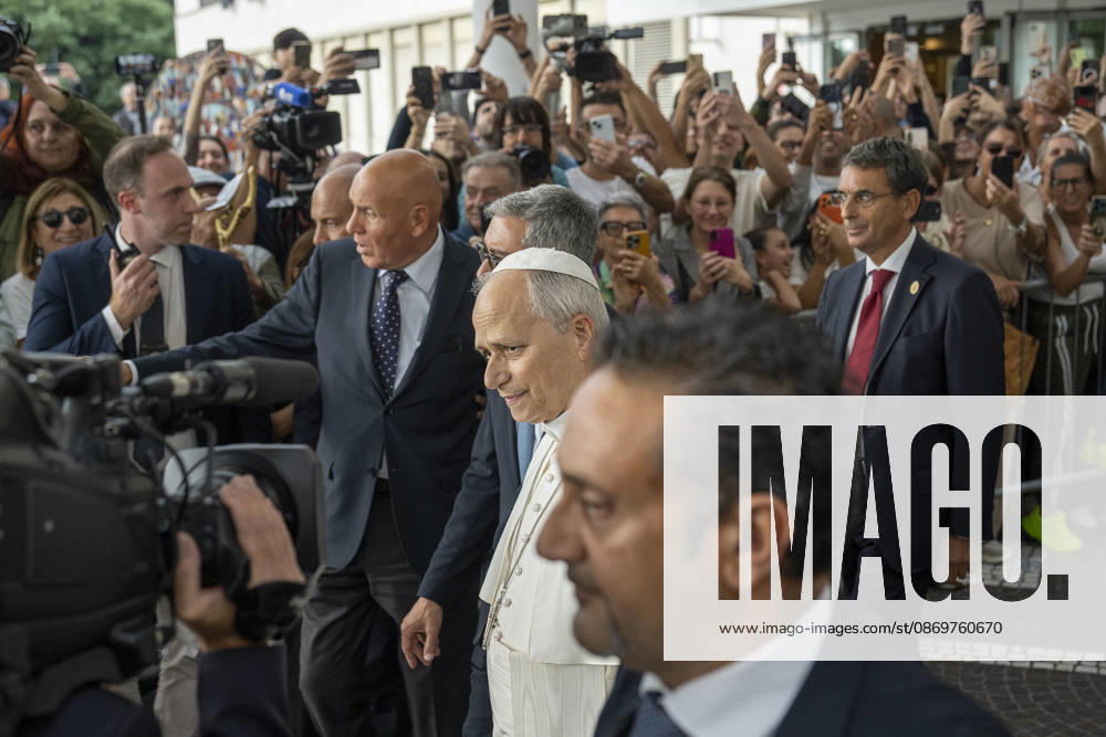 ITALY - POPE - VATICAN-2026 10 17 Italy, Rome, Vatican, October 17, 2026 Pope Leo XIV leaves the Gemelli University Hospital, four days after a surgery to remove a cancerous tumour from his right lung, in Rome Photo by ALESSIA GIULIANI Catholic Press Photo - NO BOOKS