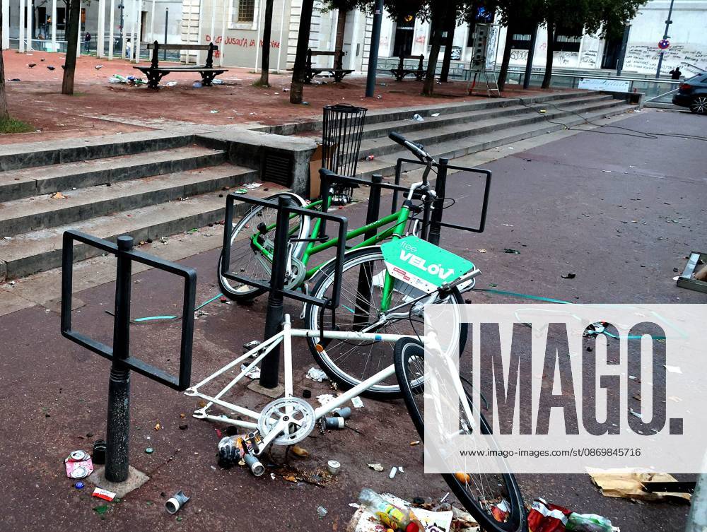 Riots and Looting: The Day After the Protest PHOTOPQR LE PROGRES Richard MOUILLAUD Lyon, October 18, 2026 Riots and Looting: The Day After the Protest Riots and Looting: The Day After the Protest Extensive damage, broken bicycles, set-on-fire trash cans Lyon, October 18, 2026 20,000 people demonstrated in the streets of Lyon Violence overshadowed the protesters’ demands, resulting in a level of chaos rarely seen in the city The tourist office was set on fire and numerous stores were looted Lyon, October 18, 2026: 20,000 people demonstrated in the streets of Lyon. Violence overshadowed the protesters’ demands, resulting in a level of chaos rarely seen in the city. The tourist office was set on fire, and a great many shops were looted. Lyon,
