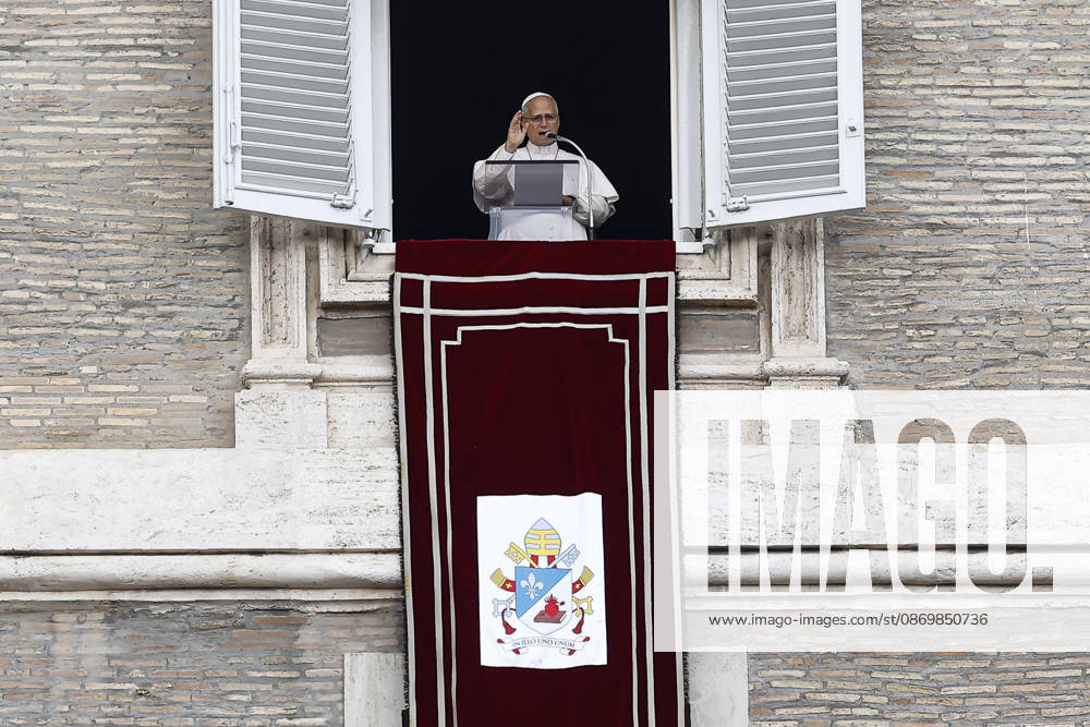 Vatican City, ITALIA ROMA: Pope Leo XIV during the Angelus prayer, traditional Sunday s prayer, from the window of his office overlooking Saint Peter s Square, the day after his discharge from the Agostino Gemelli University Hospital, where he had been admitted for surgery, Vatican City, 18 October 2026. ANSA ANGELO CARCONI. Vatican City ITALIA ROMA - ZUMAa110 20261018_zaf_a110_005