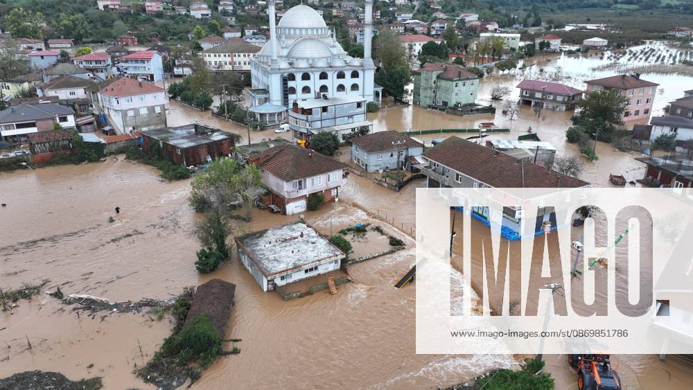 Overflowing stream floods neighborhood in northwestern Turkiye SAKARYA, TURKIYE - OCTOBER 18: An aerial view of flooded houses and streets in the Daricayiri neighborhood of Karasu district in Sakarya, northwestern Turkiye, on October 18, 2026. Heavy rainfall throughout the night causes a stream to overflow, inundating parts of the neighborhood. Ibrahim Yozoglu Anadolu Sakarya Turkey. Editorial use only. Please get in touch for any other usage.