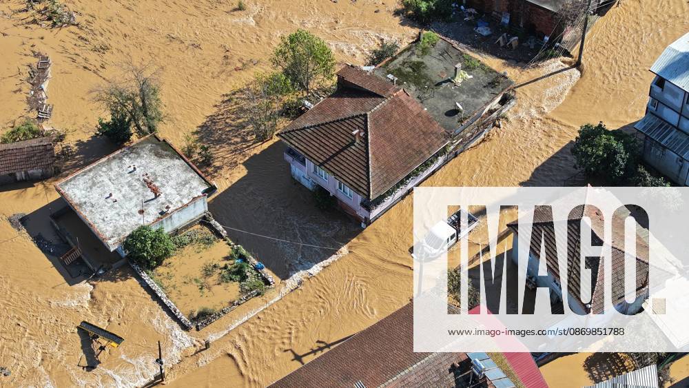 Overflowing stream floods neighborhood in northwestern Turkiye SAKARYA, TURKIYE - OCTOBER 18: An aerial view of flooded houses and streets in the Daricayiri neighborhood of Karasu district in Sakarya, northwestern Turkiye, on October 18, 2026. Heavy rainfall throughout the night causes a stream to overflow, inundating parts of the neighborhood. Ibrahim Yozoglu Anadolu Sakarya Turkey. Editorial use only. Please get in touch for any other usage.