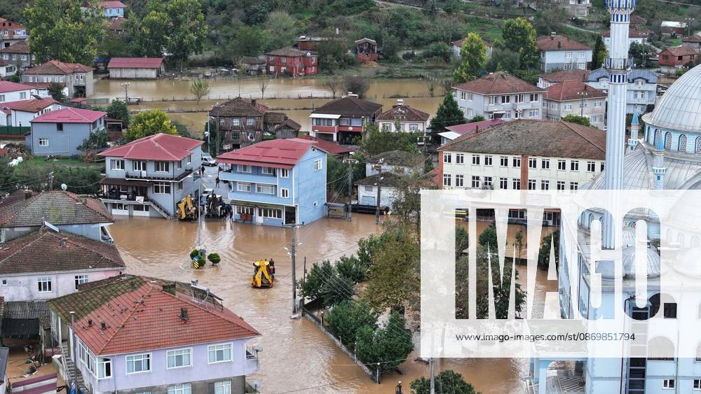 Overflowing stream floods neighborhood in northwestern Turkiye SAKARYA, TURKIYE - OCTOBER 18: An aerial view of flooded houses and streets in the Daricayiri neighborhood of Karasu district in Sakarya, northwestern Turkiye, on October 18, 2026. Heavy rainfall throughout the night causes a stream to overflow, inundating parts of the neighborhood. Ibrahim Yozoglu Anadolu Sakarya Turkey. Editorial use only. Please get in touch for any other usage.