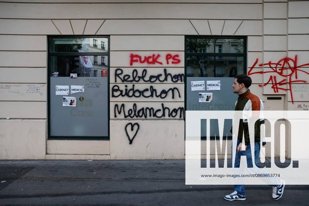 PARIS DAMAGE FROM THE OCTOBER 17, 2026 RIOTS PHOTOPQR LE PARISIEN Olivier Corsan Paris, October 18, 2026 Paris, France, October 18, 2026 Parisians and tourists woke up this morning to find the damage and looting of stores that had taken place the previous day in the capital during the riots on the fringes of the October 17, 2026, demonstration organized by the Yellow Vests against the high cost of living and high school students demanding more resources for education—a demonstration in which Jean-Luc Mélenchon participated, as seen here on Boulevard Magenta. Photo: LP Olivier Corsan. The day of mobilization on October 17 against the high cost of living was marked by scenes of urban guerrilla warfare and looting in many cities. The Prime Mi