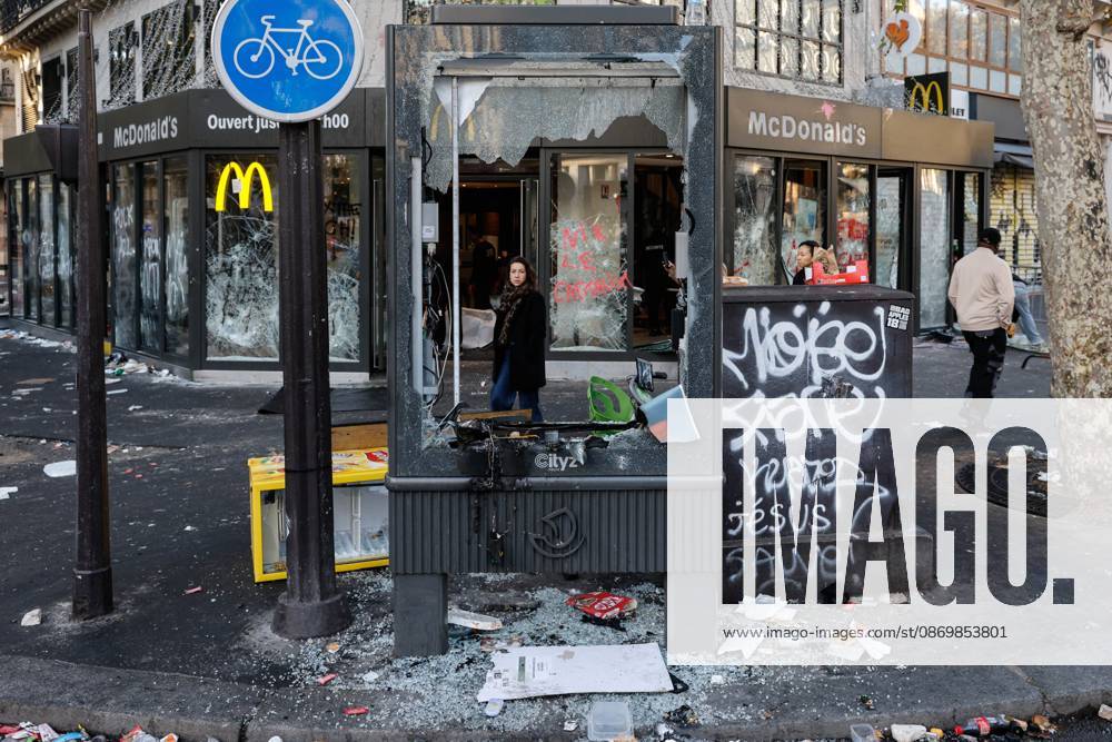 PARIS DAMAGE FROM THE OCTOBER 17, 2026 RIOTS PHOTOPQR LE PARISIEN Olivier Corsan Paris, October 18, 2026 Paris, France, October 18, 2026 This morning, Parisians and tourists discovered the damage and looting of stores that took place the previous day in the capital during the riots on the fringes of the October 17, 2026, demonstration organized by the Yellow Vests against the high cost of living and high school students demanding more resources for education, as seen here on Boulevard Sébastopol. Photo: LP Olivier Corsan. The day of mobilization on October 17 against the high cost of living was marked by scenes of urban guerrilla warfare and looting in many cities. The Prime Minister reported 1,200 arrests and 150 police officers and genda