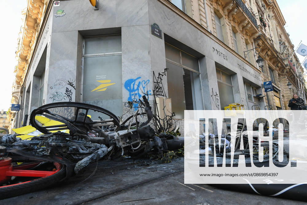 Images of the damage in the aftermath of the October 17, 2026, protests in Paris, Strasbourg-Saint-Denis. The day after violent clashes between protesters and French police during the demonstration against the high cost of living in Paris, France, on October 18, 2026. Lionel Urman, Bestimage, Paris, France