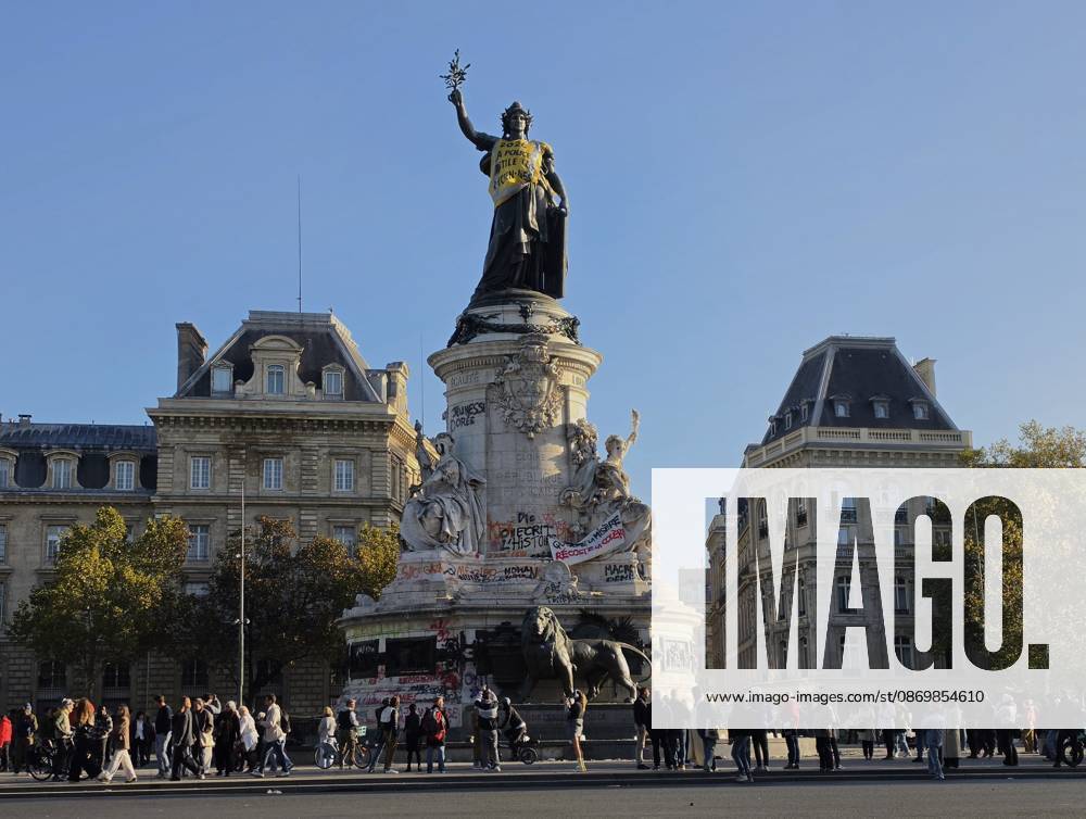 Aftermath of clashes during nationwide protests in Paris PARIS, FRANCE - OCTOBER 18: A yellow vest is seen draped over the statue of Marianne (Monument a la Republique) on the Place de la Republique following clashes during nationwide protests against the high cost of living and rising fuel price on October 18, 2026 in Paris, France. Mustafa Yalcin Anadolu Paris France. Editorial use only. Please get in touch for any other usage.
