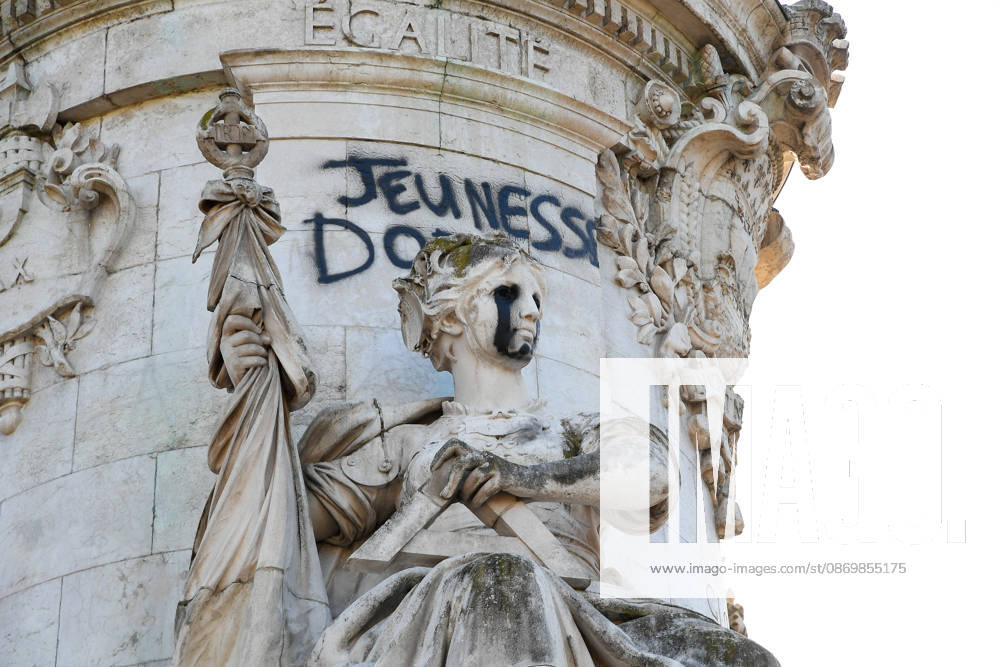 October 17 Protest in Paris: The Day After at Place de la République Violent clashes between protesters and French police during the demonstration against the high cost of living in Paris, France, on October 18, 2026 460560 2026 10 18 Paris France