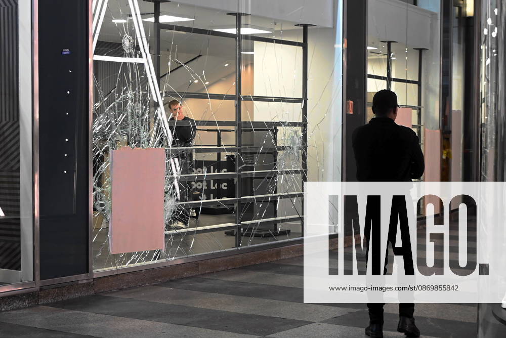 IPA89854764 - Milan, October 18, 2026 Damage caused during the protest by activists on Saturday evening at Foot Luker on Corso Vittorio Emanuele