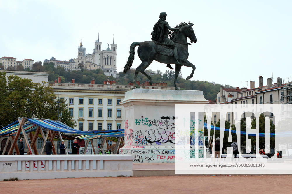 Illustration, October 18, 2026, showing the aftermath of the previous day’s protest in Lyon. Building on the momentum of the high school student movement, the October 17, 2026, protest against the high cost of living was intended to bring together the struggles of high school students, retirees, and former Yellow Vests —a convergence that was ultimately overshadowed by unprecedented property damage, violence, and looting in Paris and here in the provinces. Pascal Fayolle, Bestimage. On October 18, 2026, the aftermath of the previous day’s demonstration in Lyon was on full display. Intended as a continuation of the high school student movement, the protest against the high cost of living on October 17, 2026, was intended to foster a conver