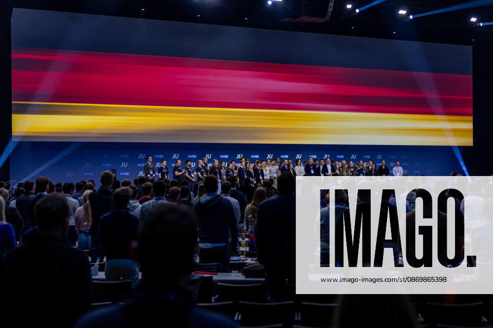Closing Ceremony of the Junge Union’s Germany Day in Bonn with the European Anthem and the National Anthem: On October 18, 26 delegates sang the European Anthem and the German National Anthem at the close of the Junge Union’s Germany Day in Bonn. The conference of the CDU and CSU’s yo