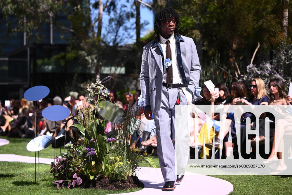 MELBOURNE FASHION WEEK PREVIEW, A model walks the runway during a 2026 Melbourne Fashion Week Runway Preview, at Sky Park, Melbourne, Monday, October 19, 2026. The preview features a selection of the upcoming collections that will appear on M FW runways including designers OUT OF HAND x Lisa Waup, Ebony Noire, Van Ermel Scherer, Perple, Gotham, Wilson Jedd Adams, Asiyam, Atoir, NGALI, Kuwaii, HoMie, Collective Closets x Mariam Farah, TOJHÃÄ, Amy Cottrell, BAAQIY and Sean Rentero. ( NO ARCHIVING MELBOURNE VICTORIA Australia