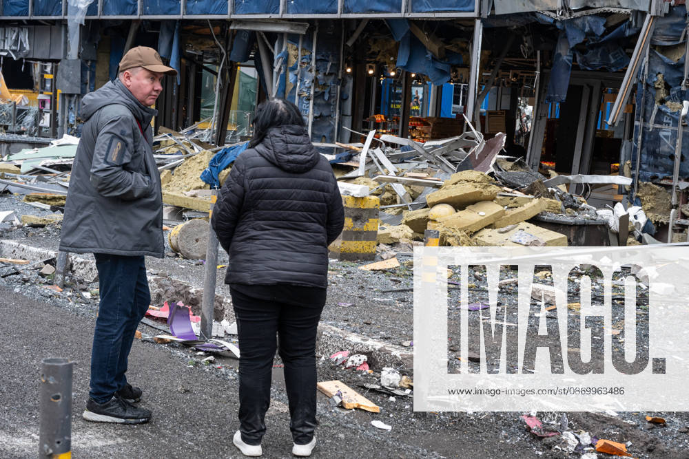 Aftermath of Russian attack on Kiev KYIV, UKRAINE - OCTOBER 19: Aftermath of the Russian attack on a shoping mall in Kyiv, Ukraine on October 19, 2026. Danylo Antoniuk Anadolu Kyiv Ukraine. Editorial use only. Please get in touch for any other usage.