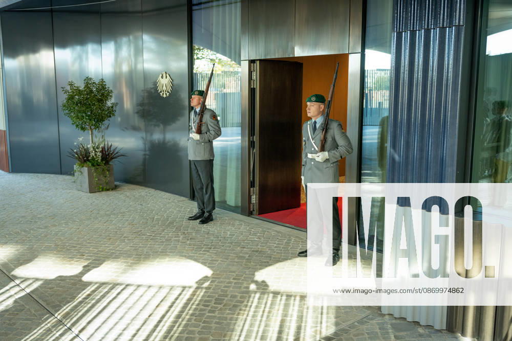 Federal President Frank-Walter Steinmeier, Accreditation of Ambassadors in Berlin, Official Residence at Spreebogen, Federal President Frank-Walter Steinmeier, Accreditation of Ambassadors, Bundeswehr Berlin, Berlin, GER