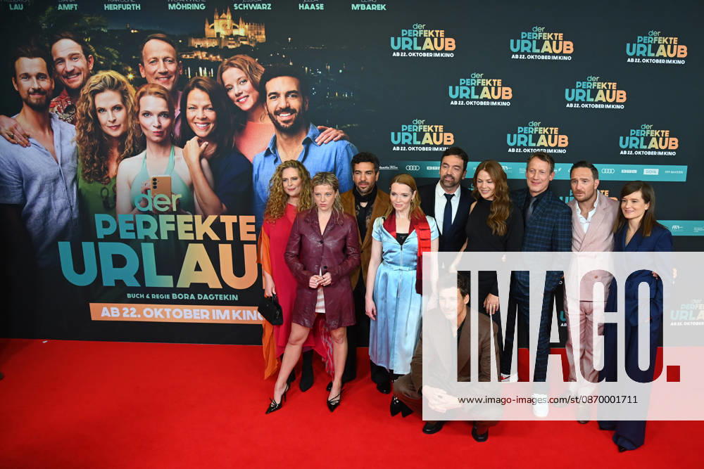 From left: Diana AMFT, actress; Jella HAASE, actress; Elyas M. BAREK, actor; Karoline HERFURTH, actress; in front: Florian David FITZ, Bora DAGTEKIN, director; Jessica SCHWARZ, actress; Wotan Wilke MOEHRING, actor; Frederick LAU, actor; Lena SCHOEMANN, producer; World premiere of *DER PERFEKTE URLAUB* on