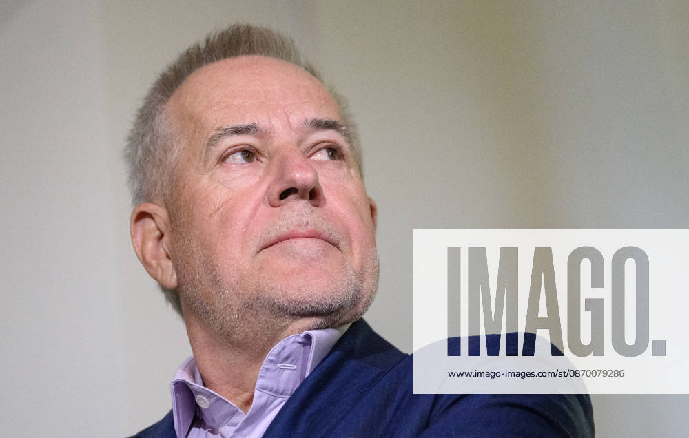 - Wien 20.10.2026 - Korruptionsprozess gegen Siegfried Wolf und Ex-Finanzminister Schelling. Die WKStA kreidet dem Industriellen Wolf eine korruptive Vereinbarung an, Ex-ÖVP-Minister Schelling ist wegen Amtsmissbrauchs mitangeklagt. PHOTO: Angeklagter Industrieller Siegfried Wolf Corruption trial against industrialist Siegfried Wolf and former Finance Minister Hans Jörg Schelling. The Economic and Corruption Prosecutor’s Office (WKStA) accuses Wolf of a corrupt agreement ; former ÖVP minister Schelling is co-accused of abuse of office. Korruption, Prozess, Landesgericht Wiener Neustadt, WKStA,, Korruption, Amtsmissbrauch, Bestechung, Steuerverfahren, Finanzministerium, ÖVP, Justiz, Gericht, Strafprozess Korruptionsprozess gegen Si