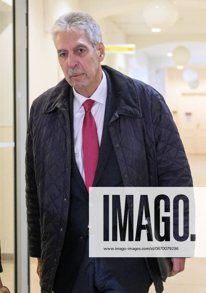 - Wien 20.10.2026 - Korruptionsprozess gegen Siegfried Wolf und Ex-Finanzminister Schelling. Die WKStA kreidet dem Industriellen Wolf eine korruptive Vereinbarung an, Ex-ÖVP-Minister Schelling ist wegen Amtsmissbrauchs mitangeklagt. PHOTO: Angeklagter Ex-ÖVP Finanzmister Hans Jörg Schelling Corruption trial against industrialist Siegfried Wolf and former Finance Minister Hans Jörg Schelling. The Economic and Corruption Prosecutor’s Office (WKStA) accuses Wolf of a corrupt agreement ; former ÖVP minister Schelling is co-accused of abuse of office. Korruption, Prozess, Landesgericht Wiener Neustadt, WKStA,, Korruption, Amtsmissbrauch, Bestechung, Steuerverfahren, Finanzministerium, ÖVP, Justiz, Gericht, Strafprozess Korruptionsproze