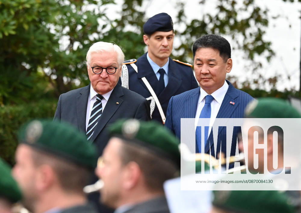 German President Steinmeier meets Mongolian President Khurelsukh in Berlin BERLIN, GERMANY - OCTOBER 20: German President Frank-Walter Steinmeier (L) welcomes Mongolian President Ukhnaagiin Khurelsukh (R) with military honors during his state visit at Villa Borsig in Berlin, Germany, on October 20, 2026. The visit includes talks on bilateral relations between Germany and Mongolia, which established a strategic partnership in 2024. Volodymyr Sindieiev Anadolu Berlin Germany. Editorial use only. Please get in touch for any other usage.