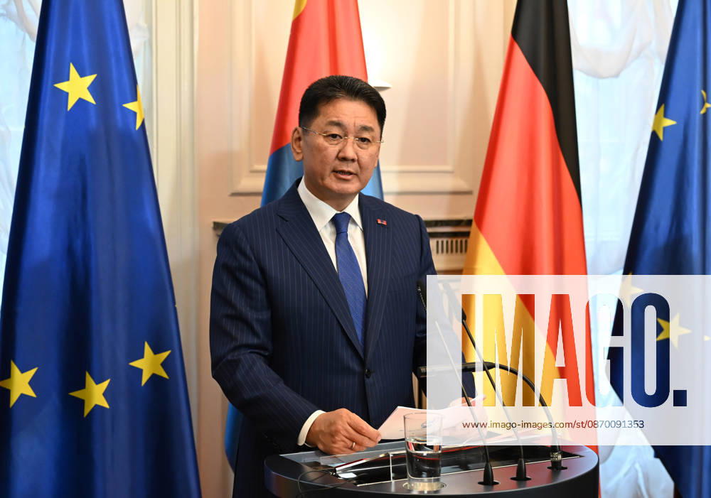 German President Steinmeier meets Mongolian President Khurelsukh in Berlin BERLIN, GERMANY - OCTOBER 20: German President Frank-Walter Steinmeier (not seen) and Mongolian President Ukhnaagiin Khurelsukh hold a joint press conference following their meeting at Villa Borsig in Berlin, Germany, on October 20, 2026. The talks focus on bilateral relations between the two countries, which established a strategic partnership in 2024. Volodymyr Sindieiev Anadolu Berlin Germany. Editorial use only. Please get in touch for any other usage.