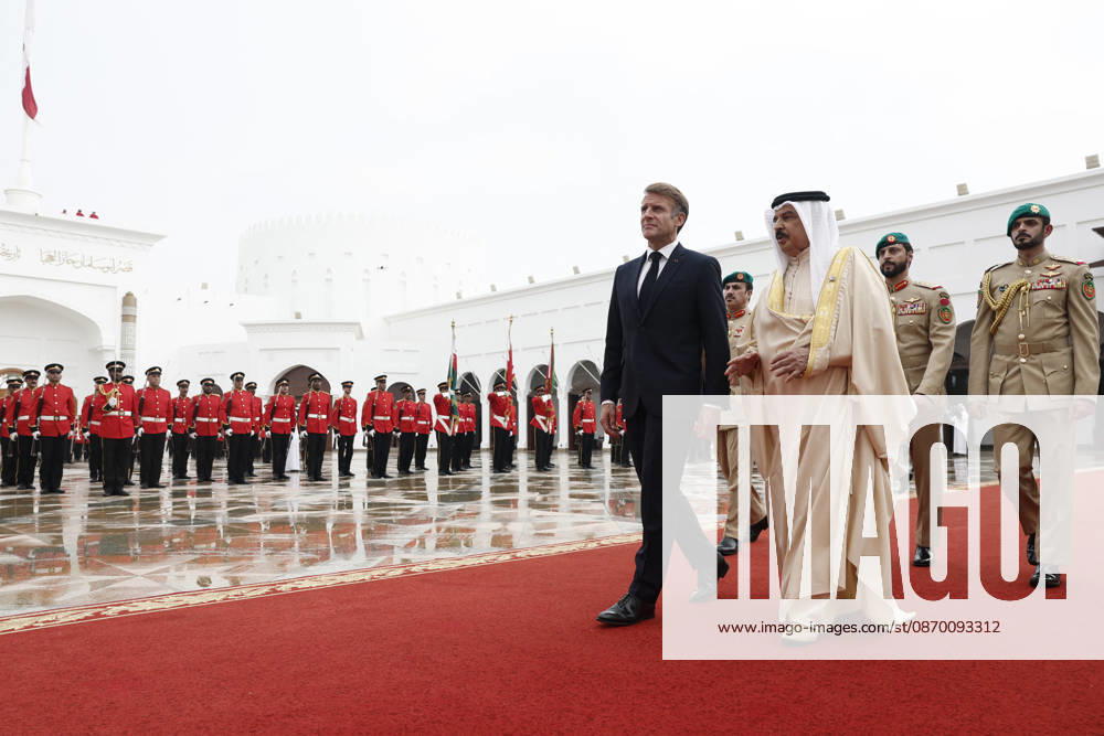 President Macron Visits Bahrain Bahrain s King Hamad bin Isa Al Khalifa welcomes French President Emmanuel Macron at Al-Sakhir Palace near Zallaq, Bahrain, October 20, 2026. Photo by Benoit Tessier Pool ABACAPRESS.COM Zallaq Bahrain