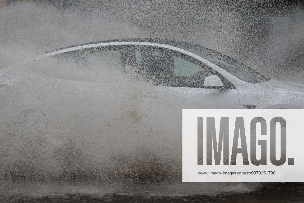 Santiago, October 20, 2026: Flooding at the intersection of Gran Avenida and Los Aviadores streets during the storm front affecting the metropolitan region. Diego Martin Aton Chile, Santiago, Chile. Aton 1201220 jpeg
