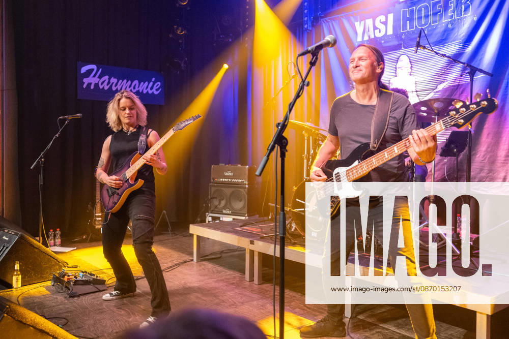 Yasi Hofer and Band at Harmonie Bonn on October 26, 2020 Guitarist Yasi HOFER from Ulm, with her band: Steffen KNAUS on bass and Christoph SCHERER, drums, at a concert at Harmonie Bonn. They’re performing there as part of the Best Of Tour 2026. Their style ranges from rock-inspired guitar parts to fusion. Bonn Harmonie Bonn North Rhine-Westphalia Germany