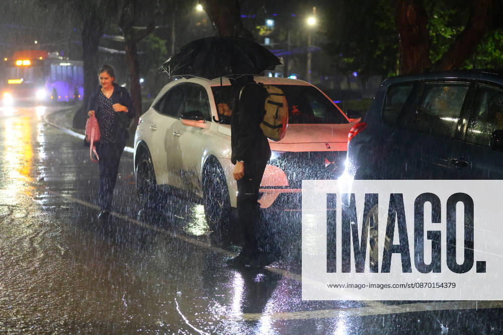 Santiago, October 20, 2026: A flooded street at the intersection of Camino el Alba and Apoquindo during the storm affecting the metropolitan region. Jonnathan Oyarzun, Aton Chile, Santiago, Chile. Aton 1201262