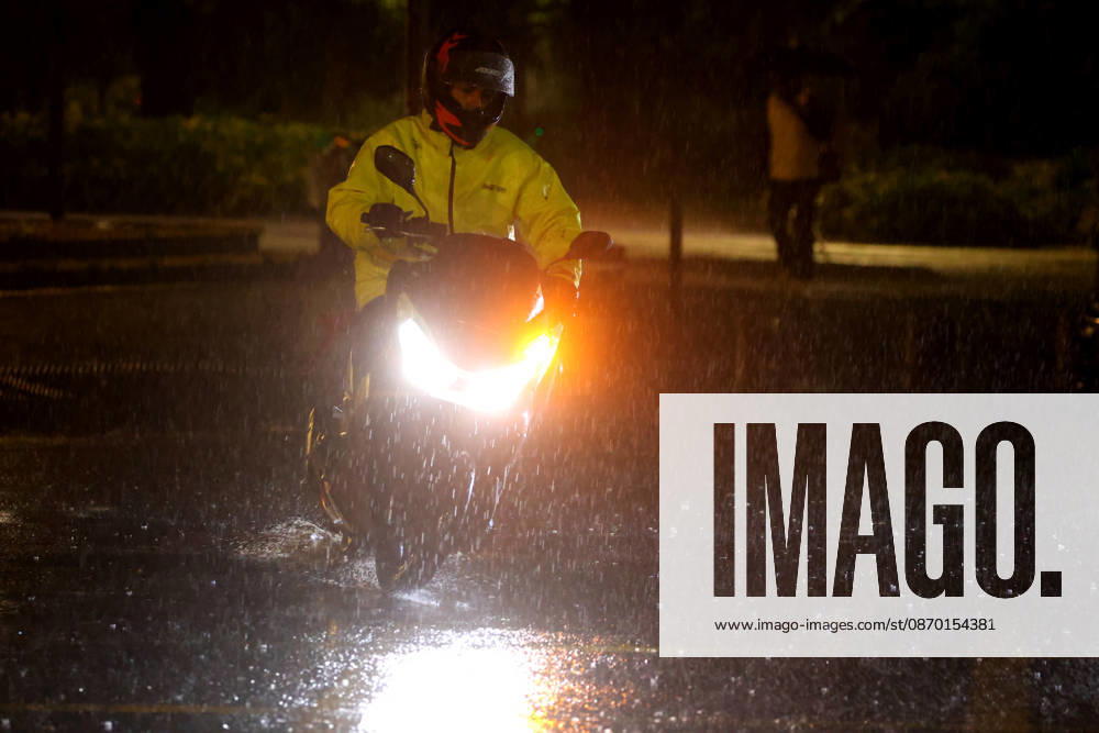 Santiago, October 20, 2026: A flooded street at the intersection of Camino el Alba and Apoquindo during the storm affecting the metropolitan region. Jonnathan Oyarzun, Aton Chile, Santiago, Chile. Aton 1201264