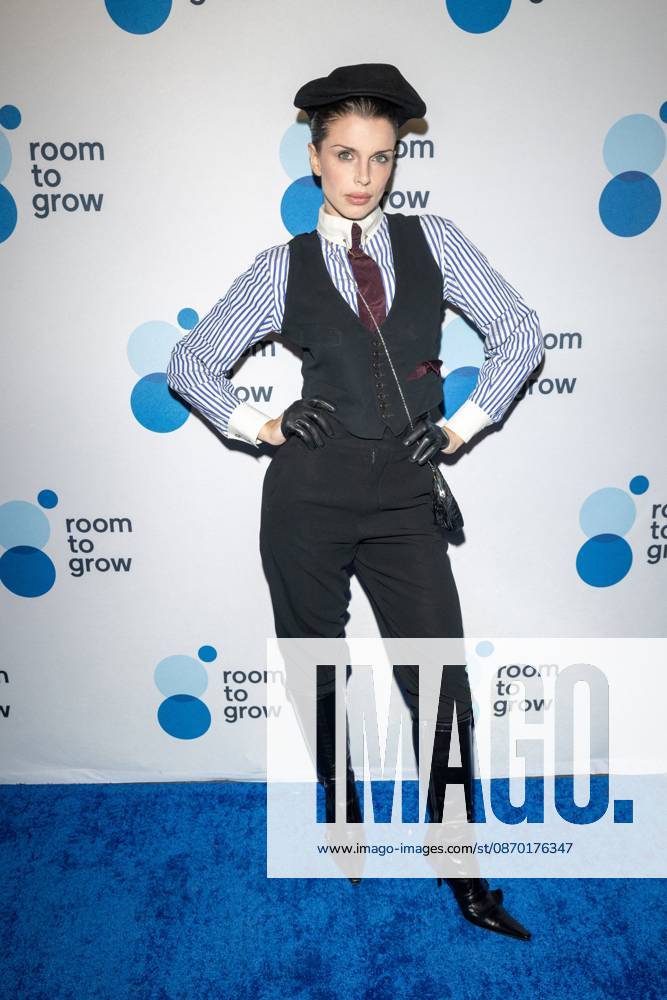 Julia Fox attends.the Room to Grow Gala at Ziegfeld Ballroom on October 20, 2026 in New York City. New York United States - ZUMAs197 20261020_aaa_s197_650