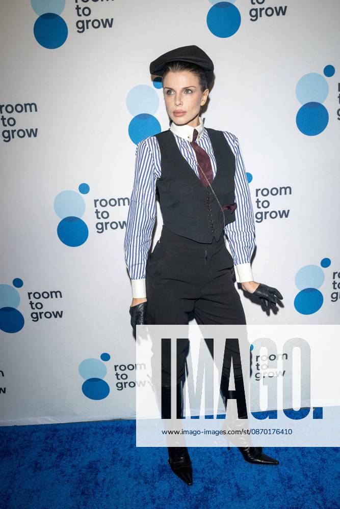 Julia Fox attends.the Room to Grow Gala at Ziegfeld Ballroom on October 20, 2026 in New York City. New York United States - ZUMAs197 20261020_aaa_s197_654