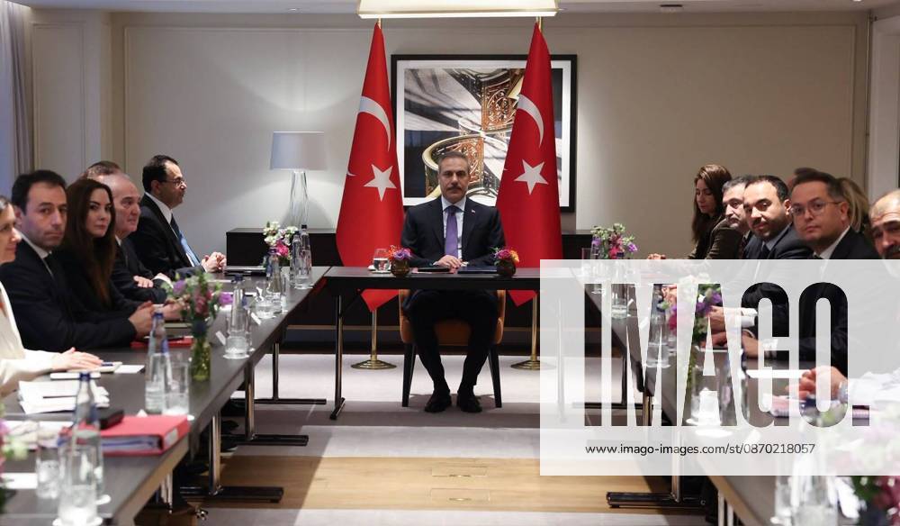 Turkish Foreign Minister Hakan Fidan in Belgium BRUSSELS, BELGIUM - OCTOBER 21: (---- - MANDATORY CREDIT - TURKISH FOREIGN MINISTRY HANDOUT - NO MARKETING NO ADVERTISING CAMPAIGNS - DISTRIBUTED AS A SERVICE TO CLIENTS----) Turkish Foreign Minister Hakan Fidan (C) meets with representatives of non-governmental organizations (NGOs) in Brussels, Belgium, on October 21, 2026. Turkish Foreign Ministry Handout Anadolu Brussels Belgium. Editorial use only. Please get in touch for any other usage.