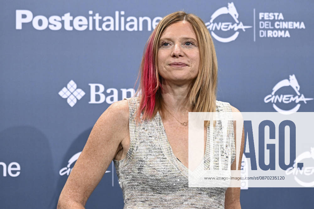 Italian director Susanna Nicchiarelli poses during a photocall for the movie ˜Giorni felici at the 21st Rome Film Festival in Rome, Italy, 21 October 2026. The Festa del Cinema di Roma runs from 13 to 25 October 2026. ANSA RICCARDO ANTIMIANI. Rome Italy - ZUMAa110 20261021_zaf_a110_017