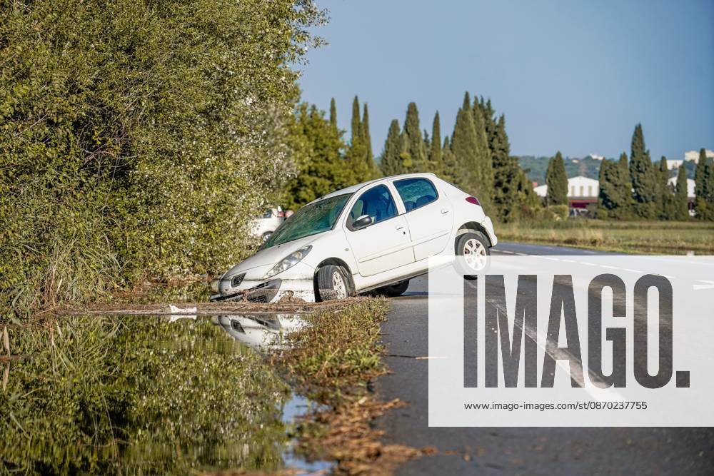 FLOODING IN THE GARD PHOTOPQR LE MIDI LIBRE MiKAEL ANISSET NIMES 10 21 2026 GARD OCTOBER 21, 2026 THE DAY AFTER THE FLOODING MEDITERRANEAN WEATHER EVENT FLOODINGTRAFFIC ON THE RD613 IN NÎMES Nîmes, France, October 21, 2026 Flooding following heavy rainfall has affected several areas of the city after the Vistre River overflowed its banks NÎMES GARD France