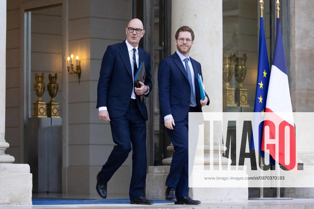 Weekly Cabinet Meeting - Paris Economy, Finances and Industry Minister Roland Lescure and France s junior Minister for Public Accounts David Amiel leave after attending the weekly cabinet meeting at the Elysee presidential Palace in Paris on October 22, 2026. Photo by Raphael Lafargue ABACAPRESS.COM Paris France