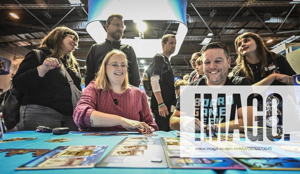 First Day of the Essen Game Fair SPIEL Essen will take place from October 22 to 25, 2026, at the Messe Essen exhibition grounds ** FOR ** **Editor Kirsten Gnoht plays the game Stibitzt on Thursday, October 10, 2026 First Day of the Essen Game Fair SPIEL Essen