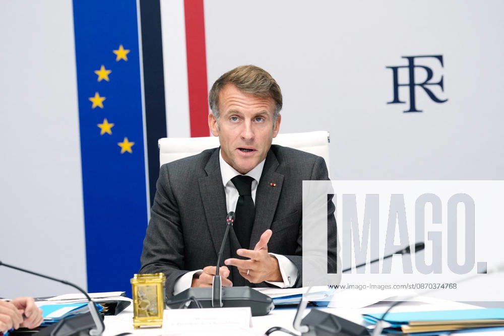 President Macron At A Security Council - Paris French President Emmanuel Macron, attends a security council at the Elysee Palace in Paris, Thursday, Oct. 22, 2026. Photo by Teresa Suarez Pool ABACAPRESS.COM Paris France